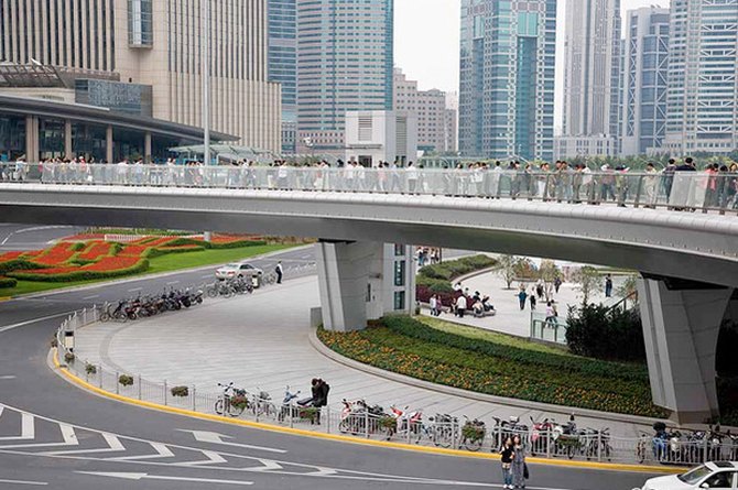 Круглый пешеходный мост, Шанхай, район Пудун, Китай