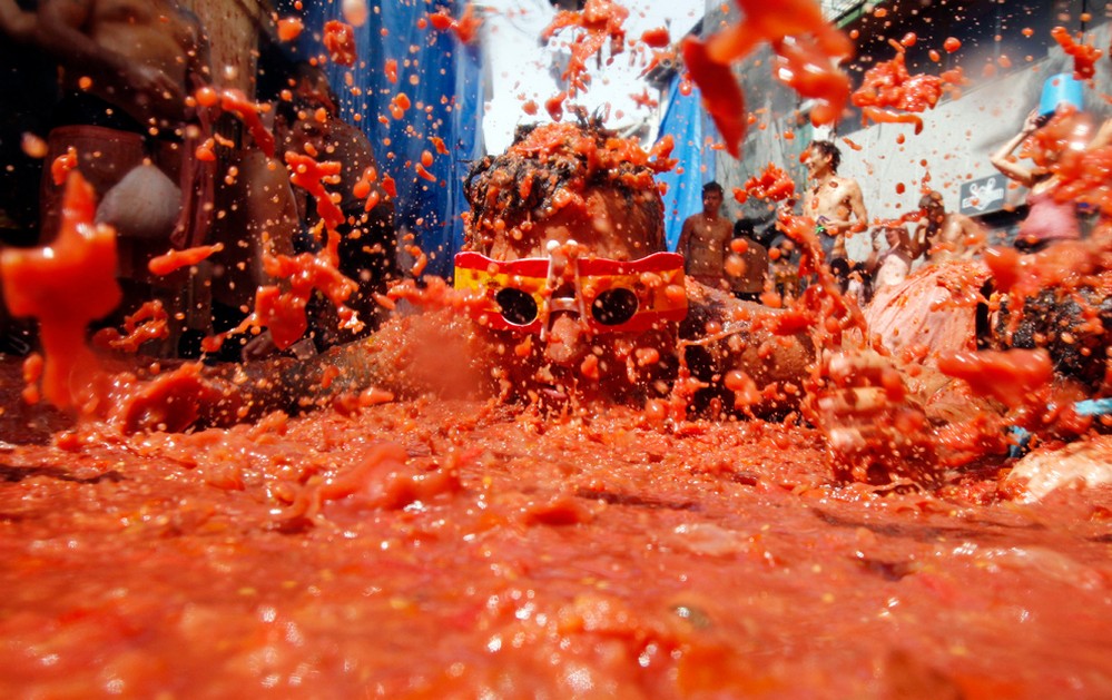 Томатина - праздник томатов, Испания