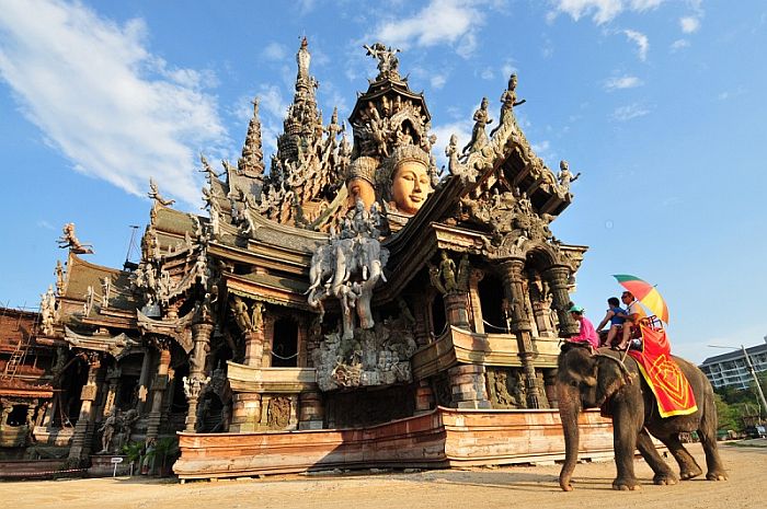 Храм истины в Паттайе, Тайланд