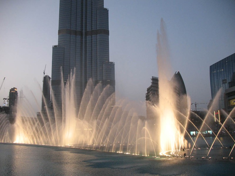 Фонтан Дубай (Dubai Fountain) музыкальный фонтан, ОАЭ