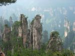 "Дорога в небеса" - новый аттракцион в китайском национальном парке Тяньмыньшань